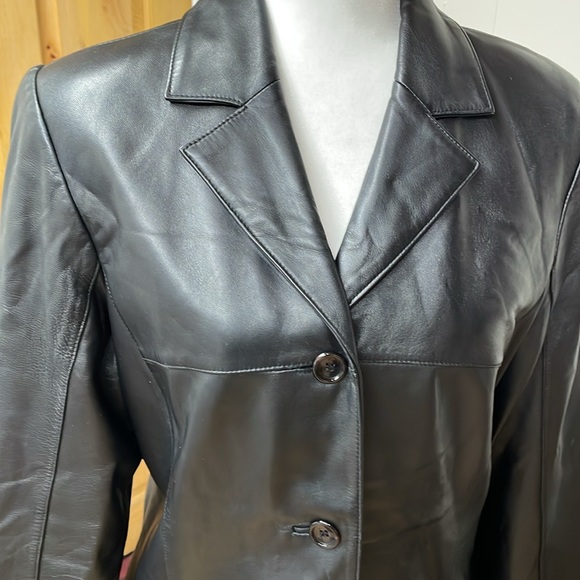 Danier genuine leather woman’s coat. - Picture 2 of 12
